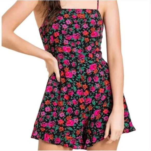 UO Lush Floral Skinny Strap Ruffle Hem Romper  Black Pink Red Size Small - Picture 1 of 6